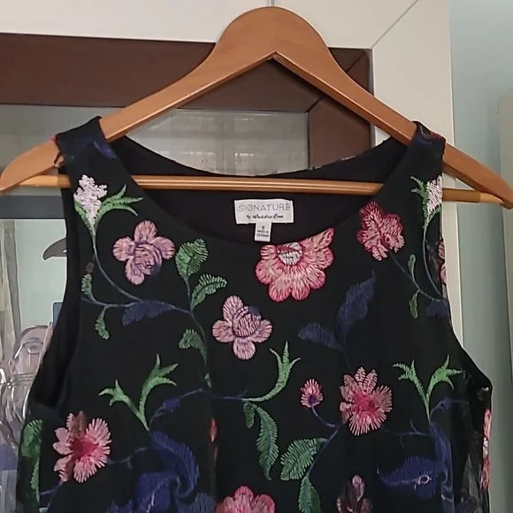 Robbie Bee Lace Dress ❤️ - Picture 2 of 9